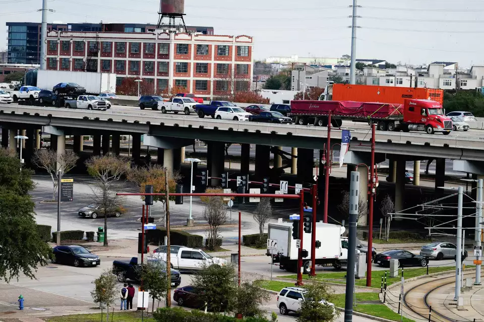 Traffic congestion is getting worse in Houston area driving up average commute times